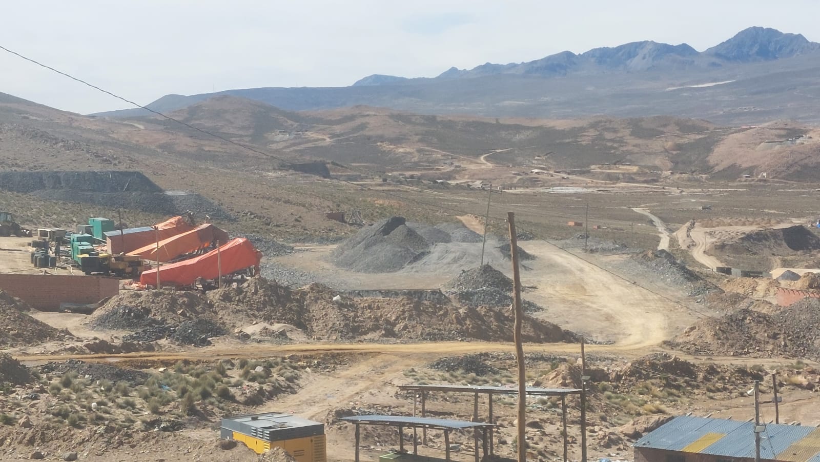 Actividades mineras ilegales en inmediaciones de la comunidad de Calamarca. Foto: AJAM.