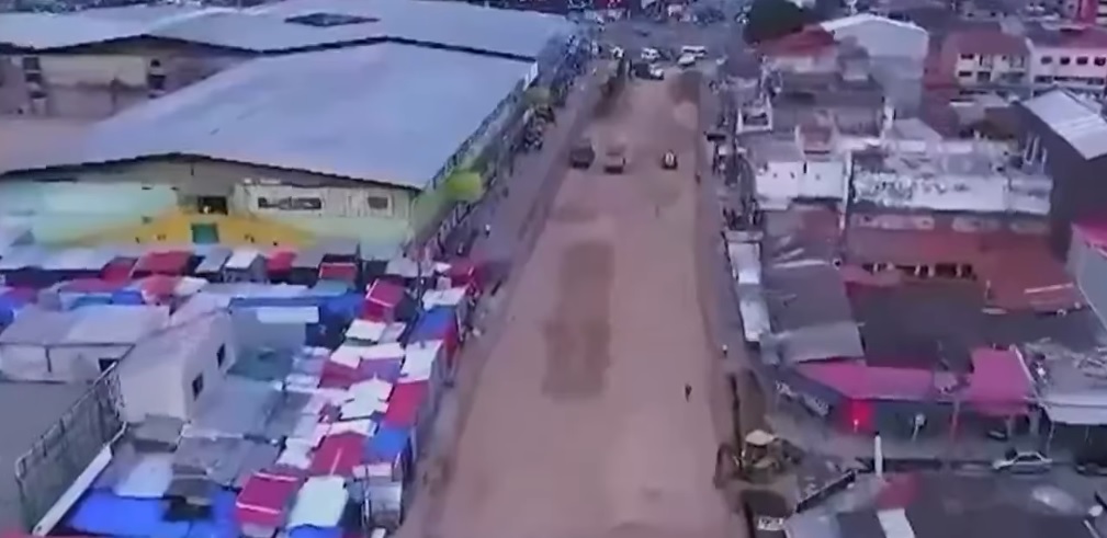 Predios del mercado Mutualista en Santa Cruz. Foto: Captura de pantalla.