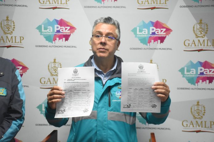 El secretario ejecutivo de la Alcaldía de La Paz, José Carlos Campero, en conferencia de prensa. Foto: GAMLP.