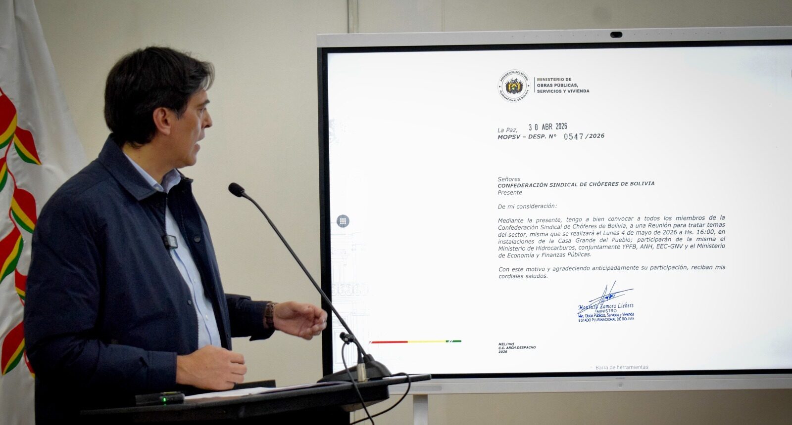 El ministro de Obras Públicas, Mauricio Zamora, convocó al diálogo a la Confederación Sindical de Choferes de Bolivia.