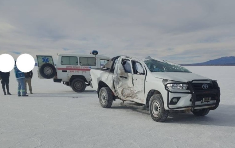Uno de los vehículos implicados en el accidente. Foto: Somos Uyuni