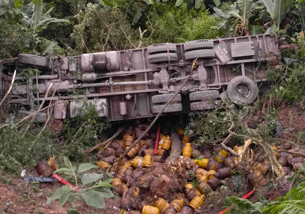 El camión accidentado cerca de Coripata. Foto: La voz de los Yungas