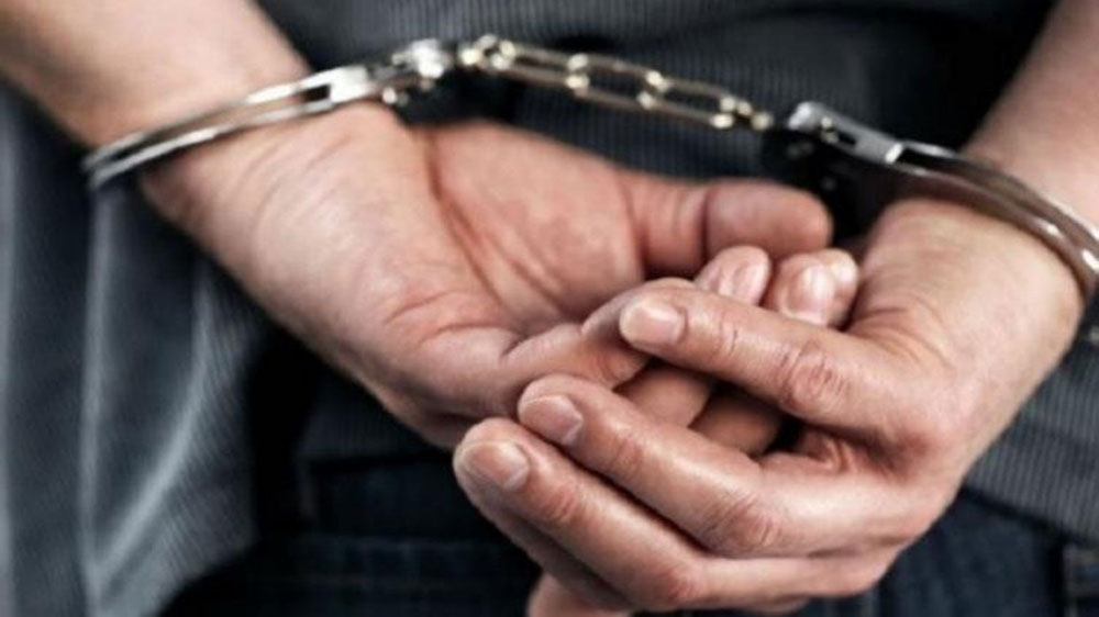 Imagen referencial de una persona enmanillada. Foto: internet