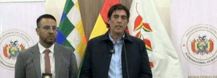 El ministro de Obras Públicas, en conferencia de prensa. Imagen: Captura.