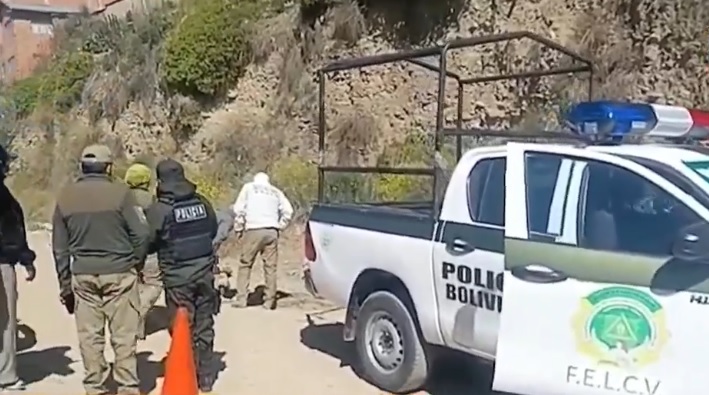 Efectivos de la FELCV en el lugar donde fue encontrado un cadáver.