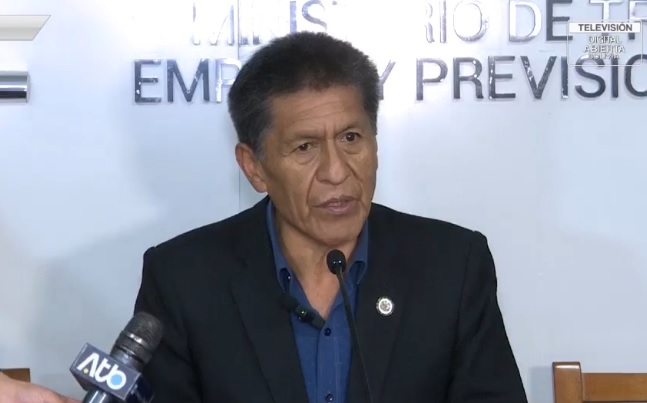 El ministro de Trabajo, Empleo y Previsión Social, Edgar Morales, en conferencia de prensa. Foto: captura Btv