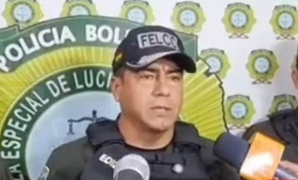 El comandante departamental de la Policía, coronel David Gómez, brinda conferencia de prensa. Foto: captura video