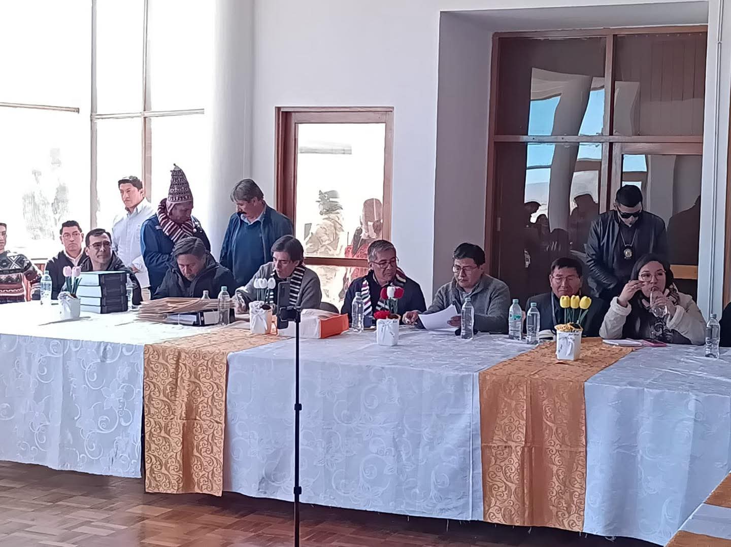 Autoridades del Gobierno se reúnen con alcaldes de Potosí. Foto: MOPSV.