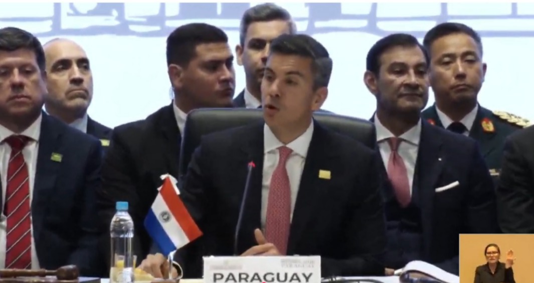 El presidente de Paraguay, Santiago Peña, en la Cumbre del Mercosur. Imagen: Captura.