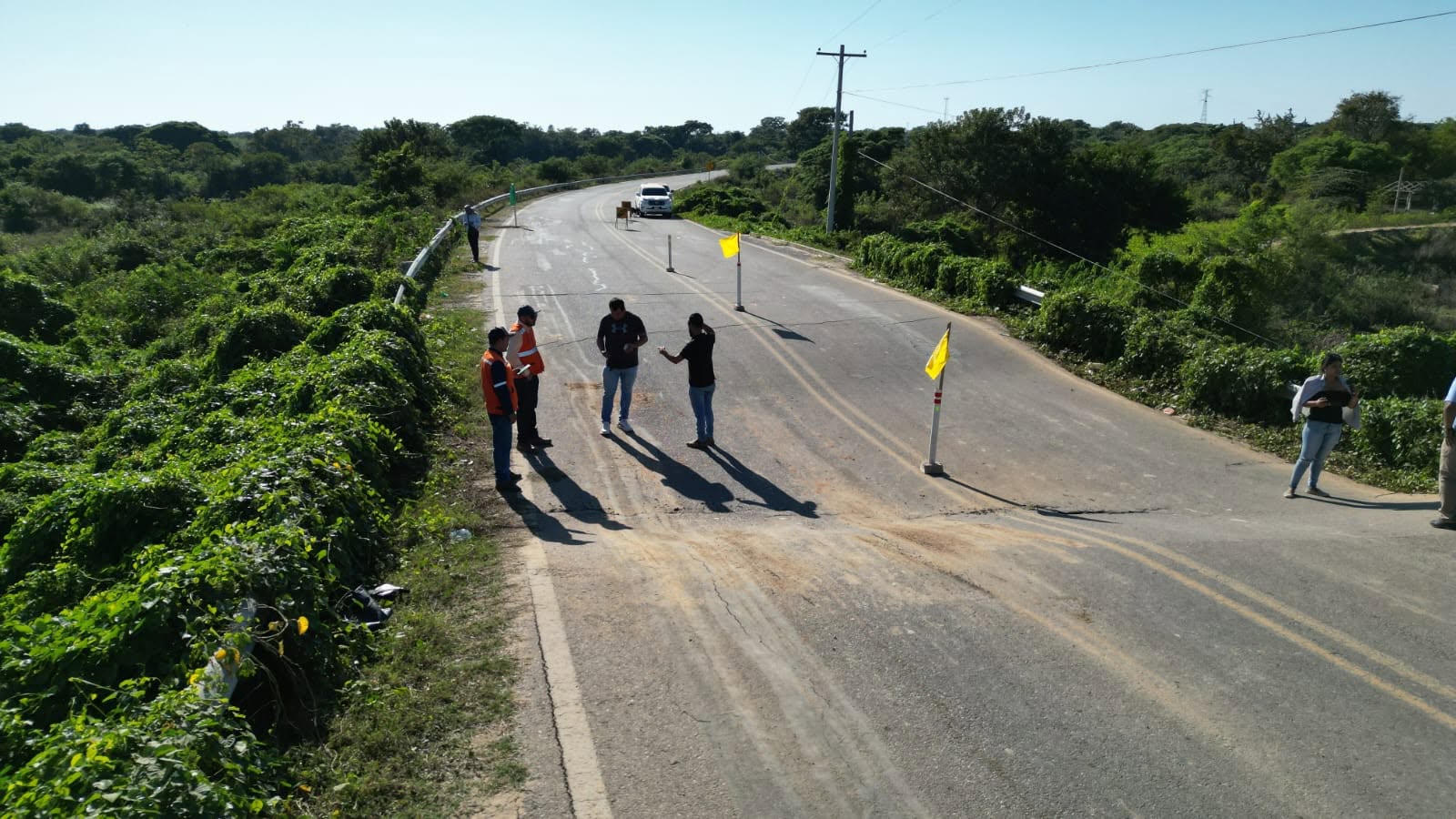 Una ruta con asfalto en Bolivia. Foto: ABC.