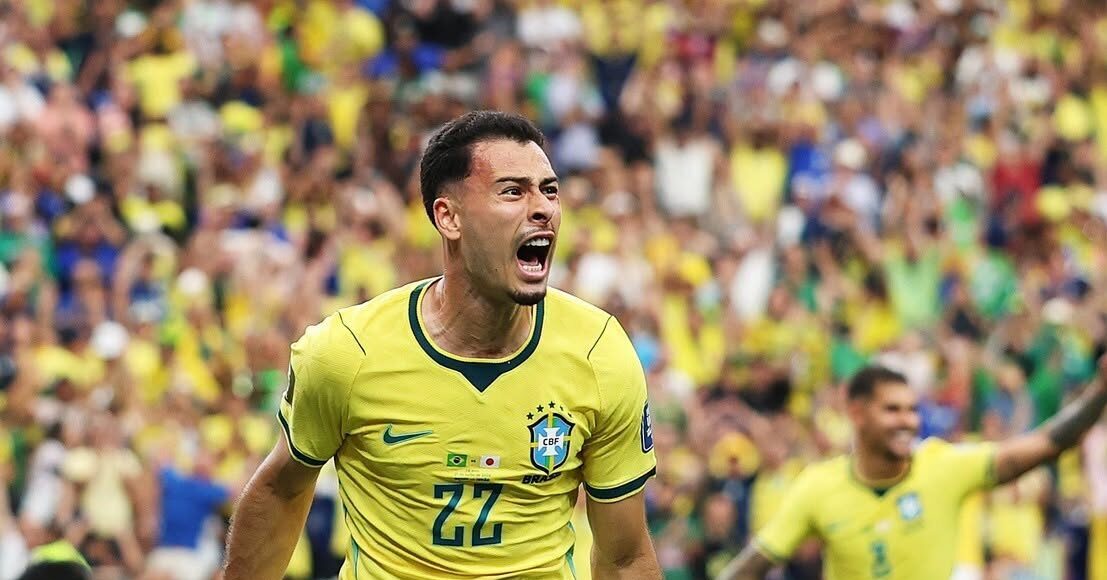 Martinelli festeja el gol de la victoria anotado en el tiempo de adición.