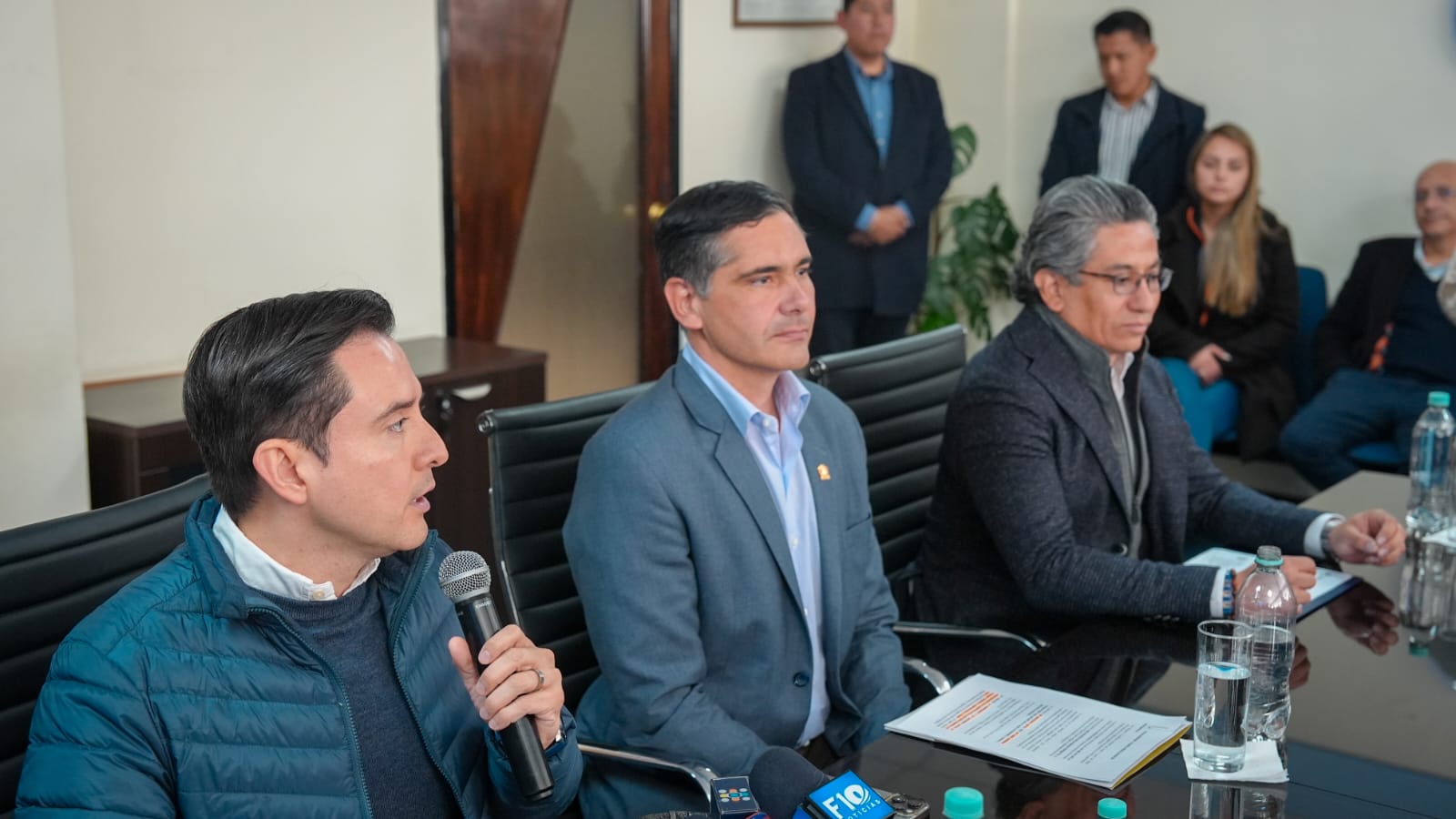 Autoridades del Ministerio de Desarrollo Productivo, en conferencia de prensa. Foto: MPDRyA.