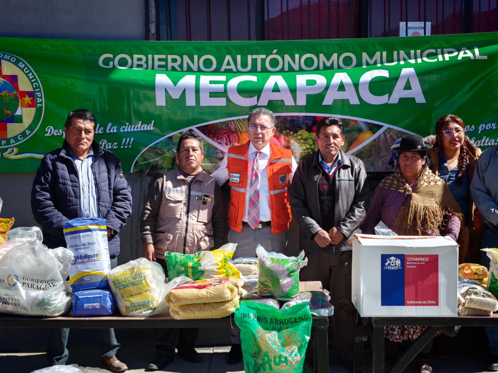 Ayuda humanitaria entregada a familias de tres municipios de La Paz afectados por los bloqueos. Fotos: Viceministerio de Defensa Civil.