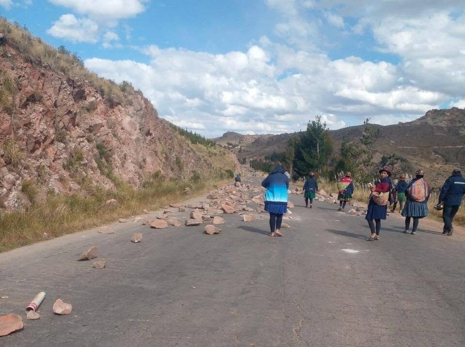 Bloqueo en la carretera Oruro-Cochabamba. Foto: ABC.