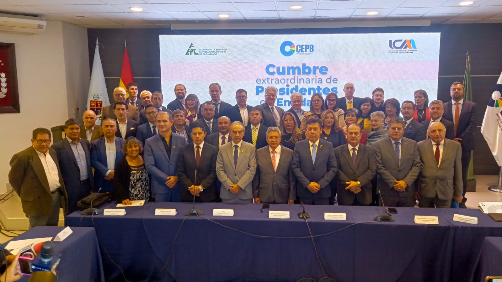 Cumbre Extraordinaria de Empresarios Privados de Bolivia a su conclusión. Foto: FEPC.