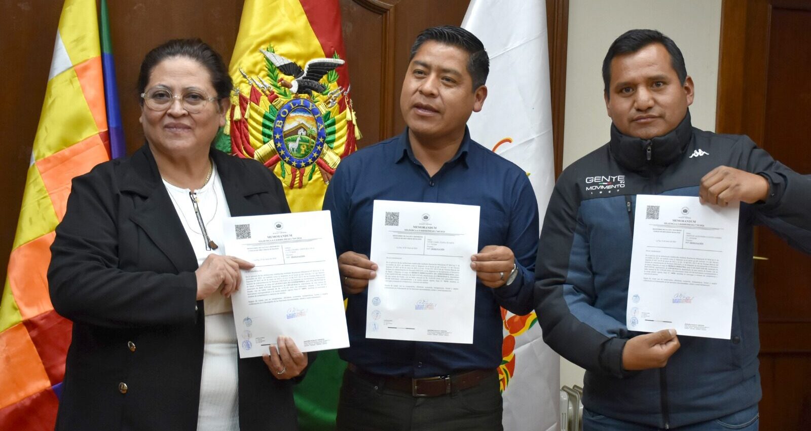 Entrega de ítems a personal de salud de San Lucas. Foto: Ministerio de Salud y Deportes.