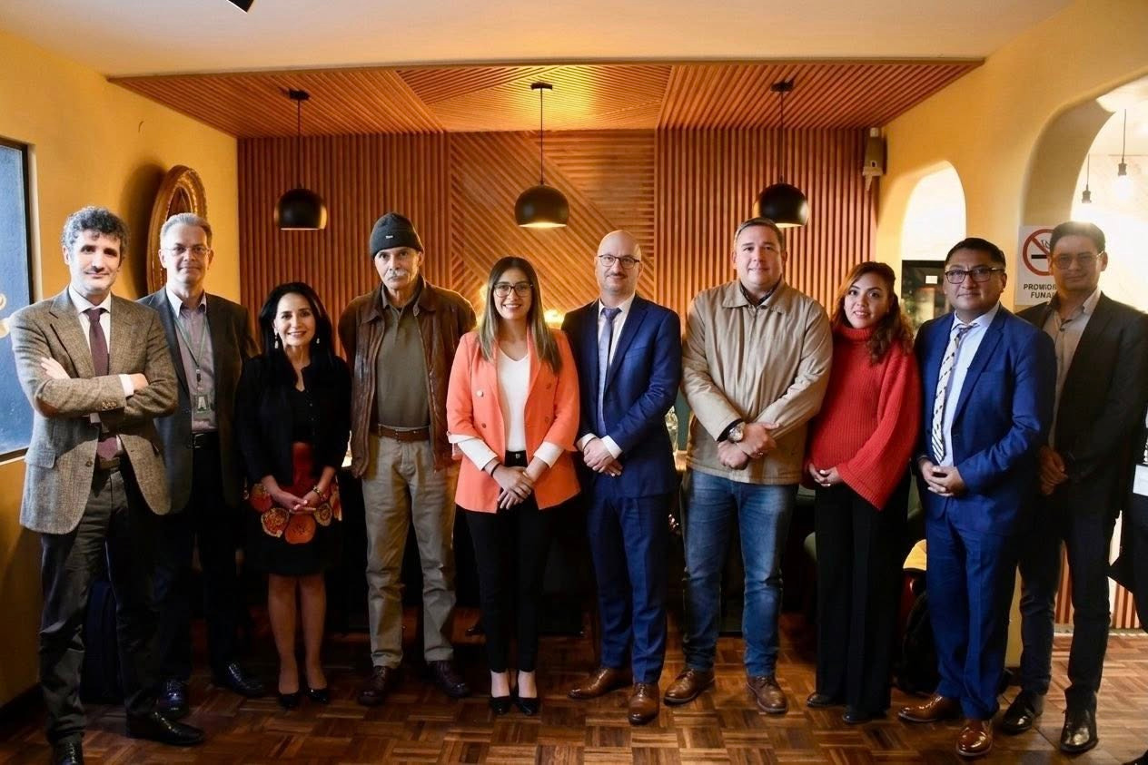 Firma de convenios de la EGPP con otras instituciones bolivianas y de Chile. Foto: EGPP.