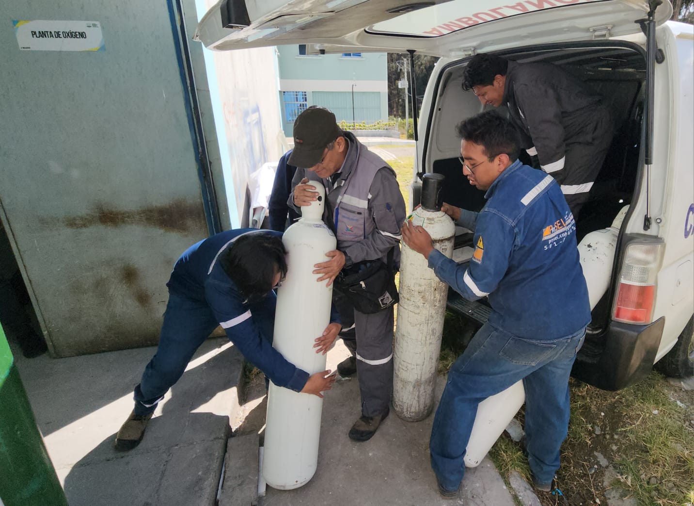 Oxígeno producido en la UMSA en beneficio de hospitales de La Paz y El Alto ante bloqueos. Fotos: UMSA.