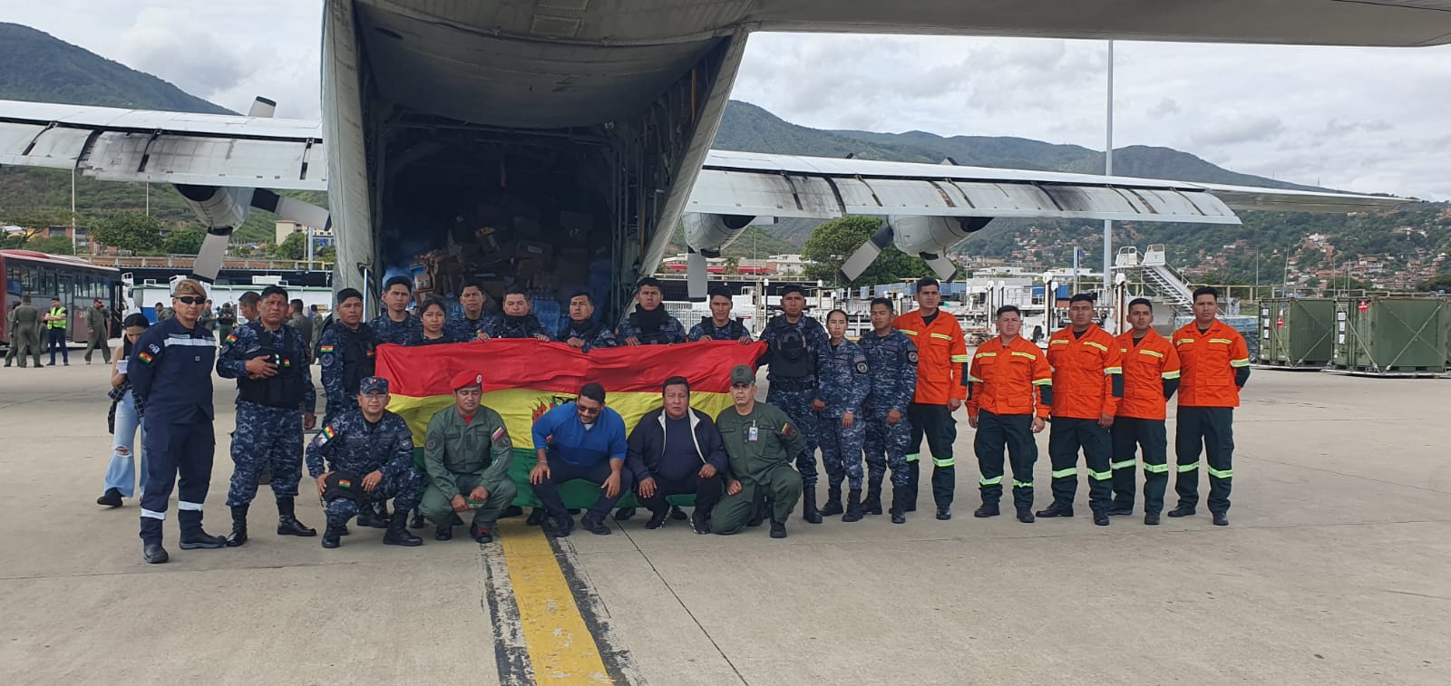 La misión está conformada por 20 especialistas: dos de la UMEE y 18 del SAR-FAB, con experiencia en operaciones de Búsqueda y Rescate Urbano (USAR).