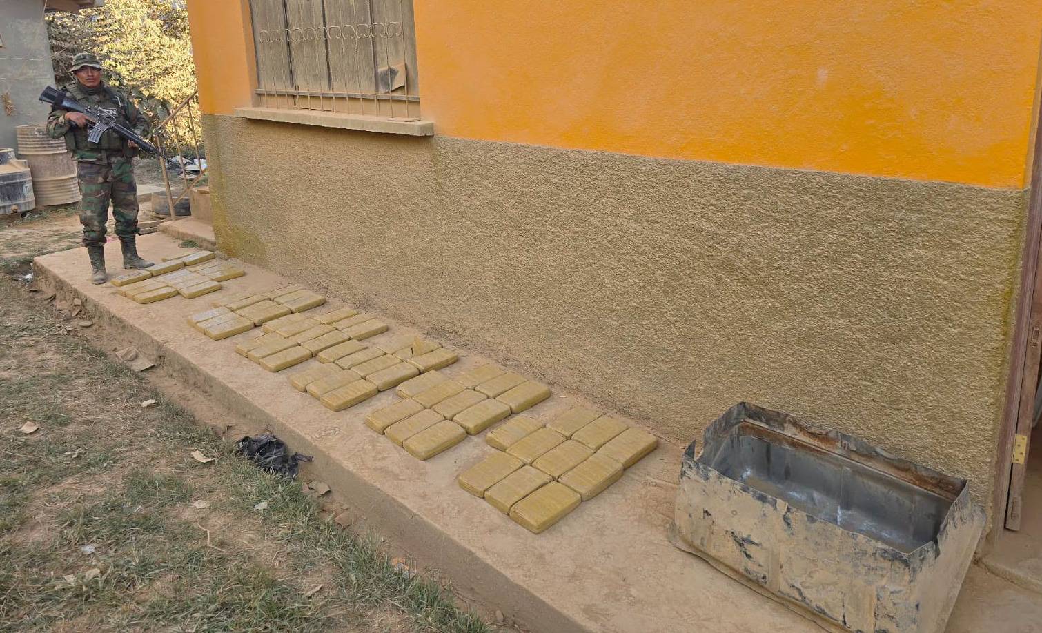La droga secuestrada durante el operativo. Foto: FELCN