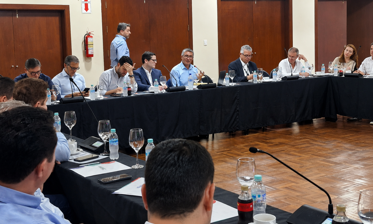 El ministro de Economía presentó los principales alcances de la propuesta normativa, orientada a brindar mayor certidumbre a la inversión y fortalecer el clima de negocios en Bolivia.