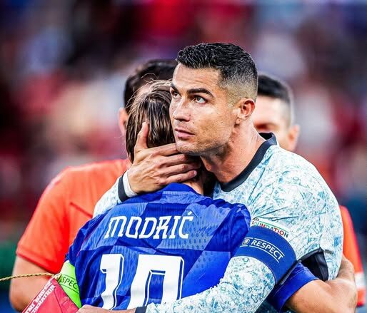 Cristiano Ronaldo y Luka Modrić compartieron años de gloria en el Real Madrid volvieron a encontrarse frente a frente.