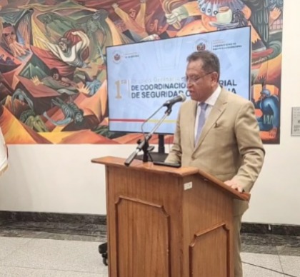 El ministro de Gobierno, Marco Antonio Oviedo, en la reunión del Consejo de Seguridad Ciudadana. Imagen: Captura.