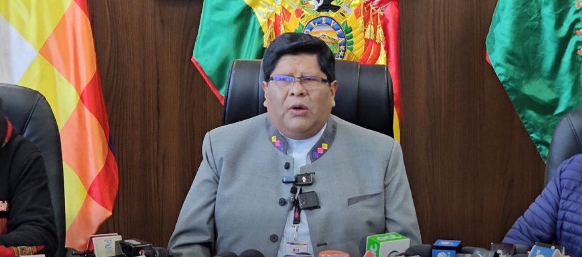 El alcalde de El Alto, Eliser Roca, en conferencia de prensa. Imagen: Captura.