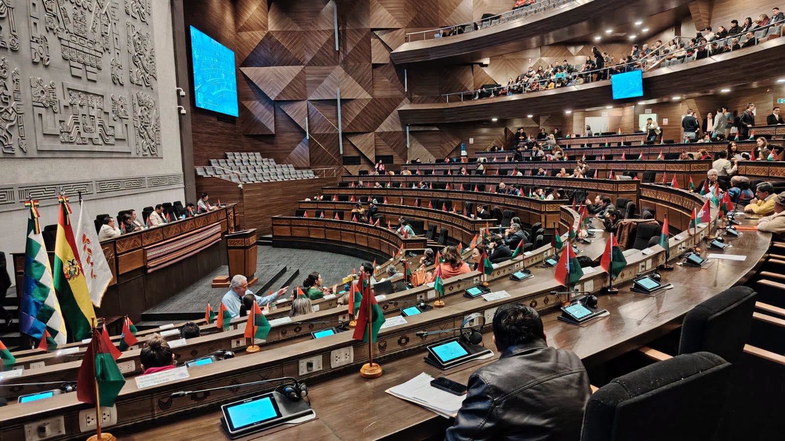 El receso fue aprobado por la mayoría de los legisladores. Foto: Vicepresidencia.
