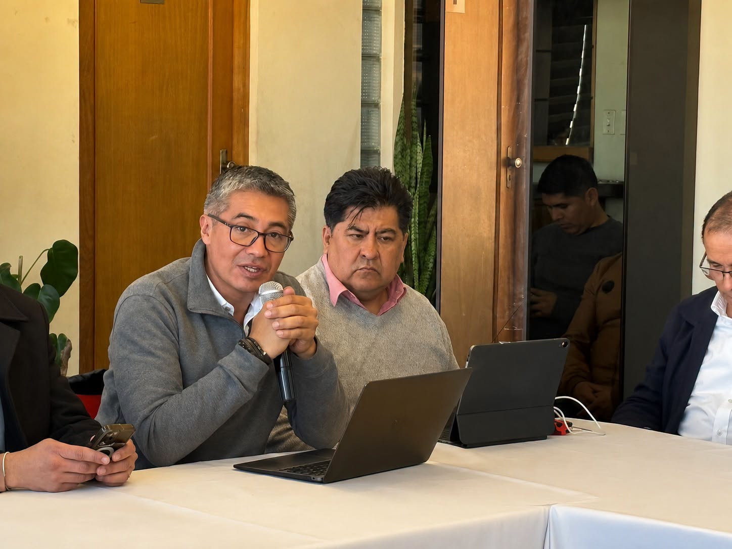 Autoridades del Gobierno se reunieron con la dirigencia de Confeagro. Foto: MDPRyA.