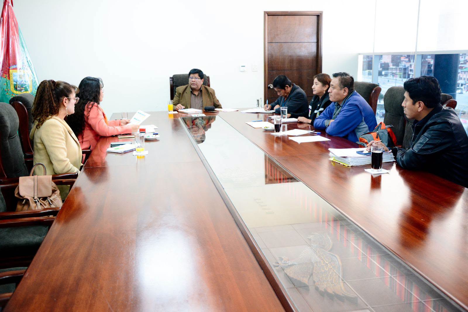 Autoridades del Gobierno y de la alcaldía de El Alto en una reunión. Foto: Gamea.