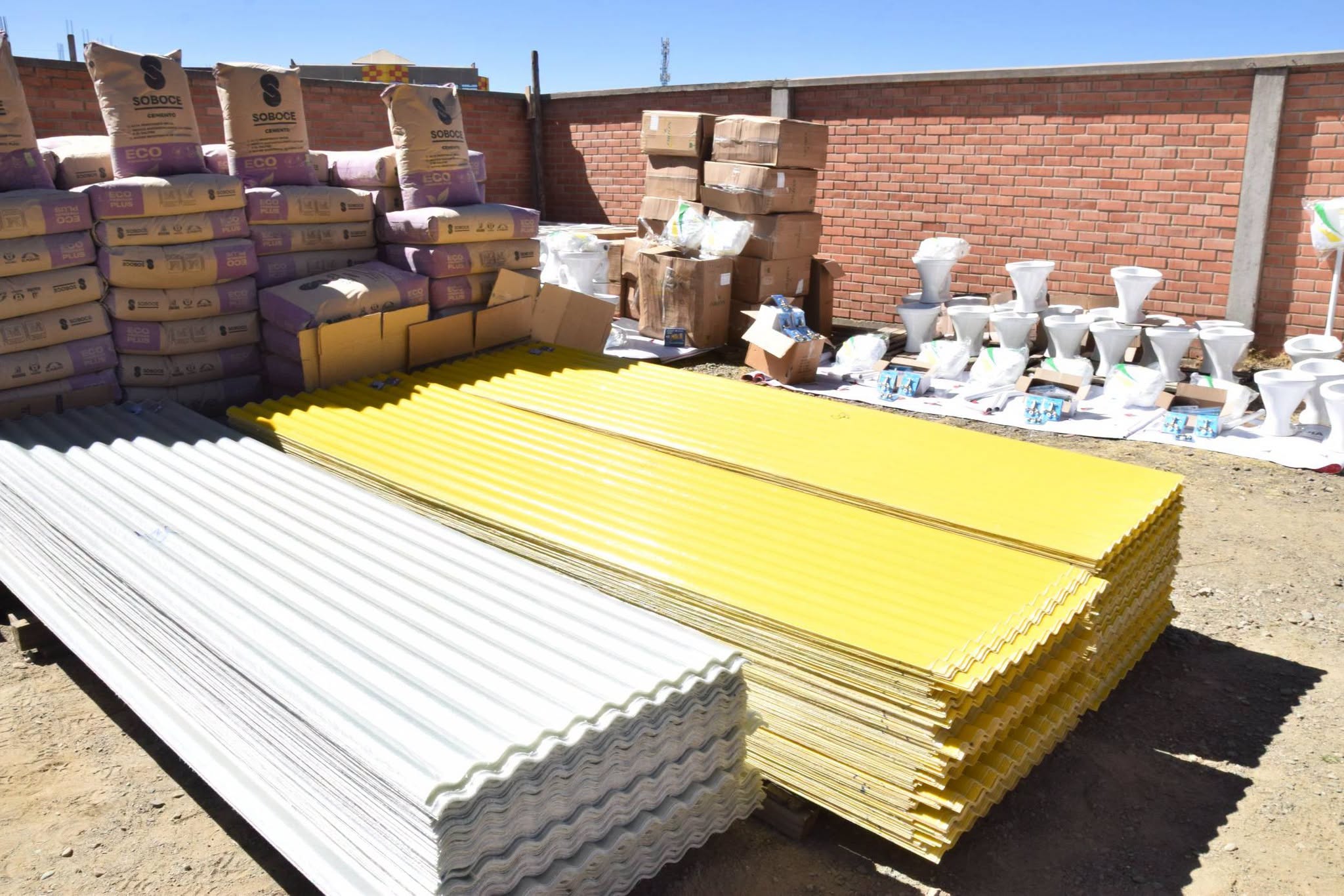 Entrega de material y equipamiento para los primeros nueve establecimientos del Distrito 2. Foto: Gamea.