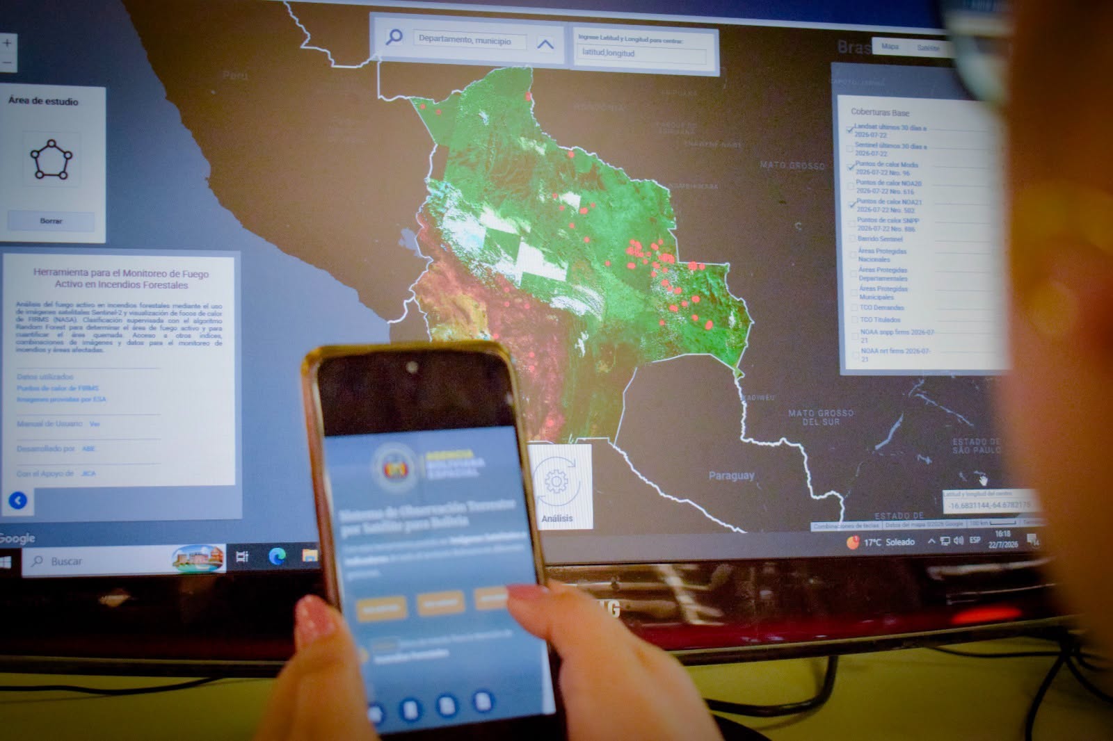 Uso de plataforma GESAT Beta para monitorear incendios. Foto: MOPSV.