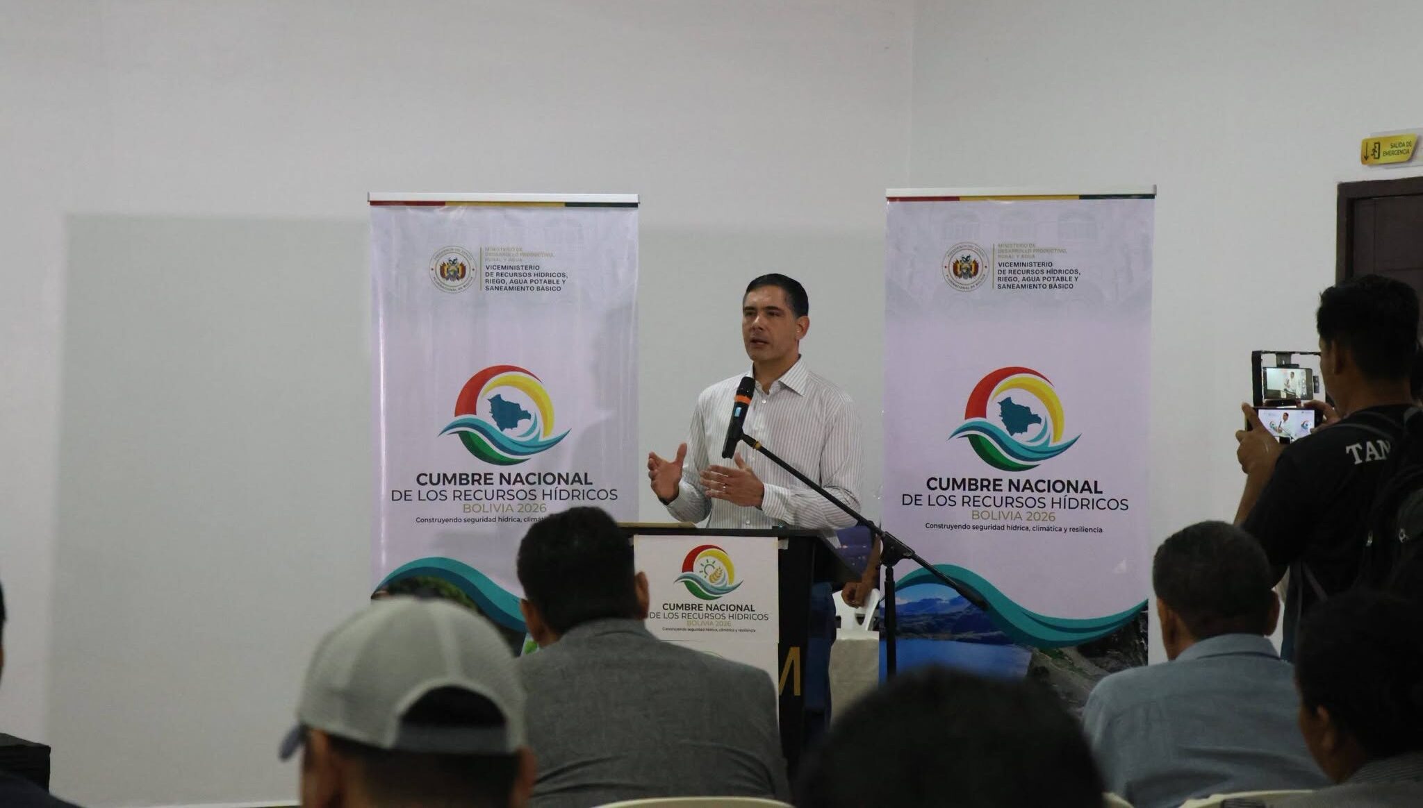 Diálogo departamental de Recursos Hídricos en el departamento del Beni. Fotos: MDPRyA.
