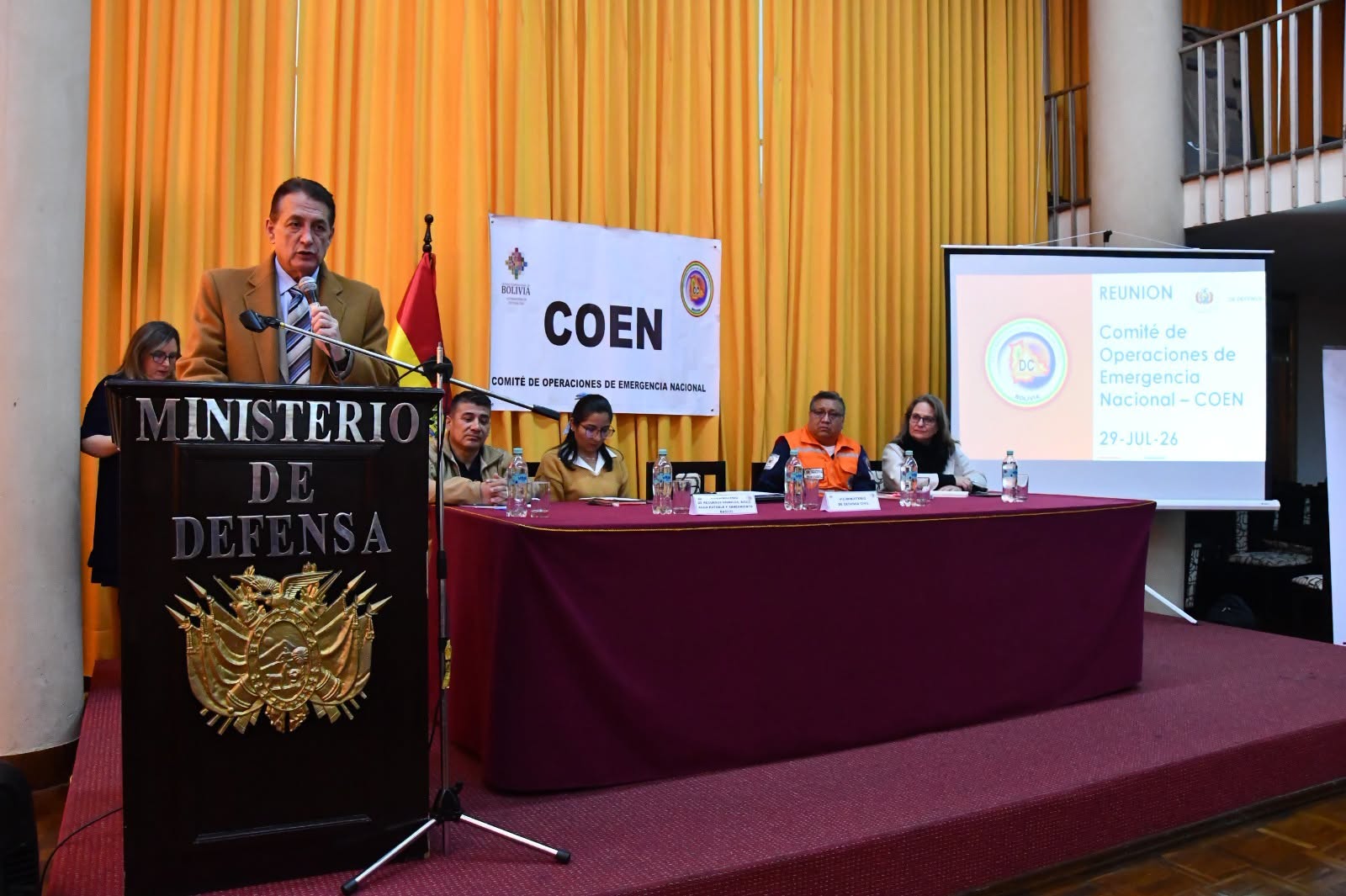 COEN realizado para activar plan nacional de prevención ante la llegada del "Súper Niño". Fotos: Ministerio de Defensa.