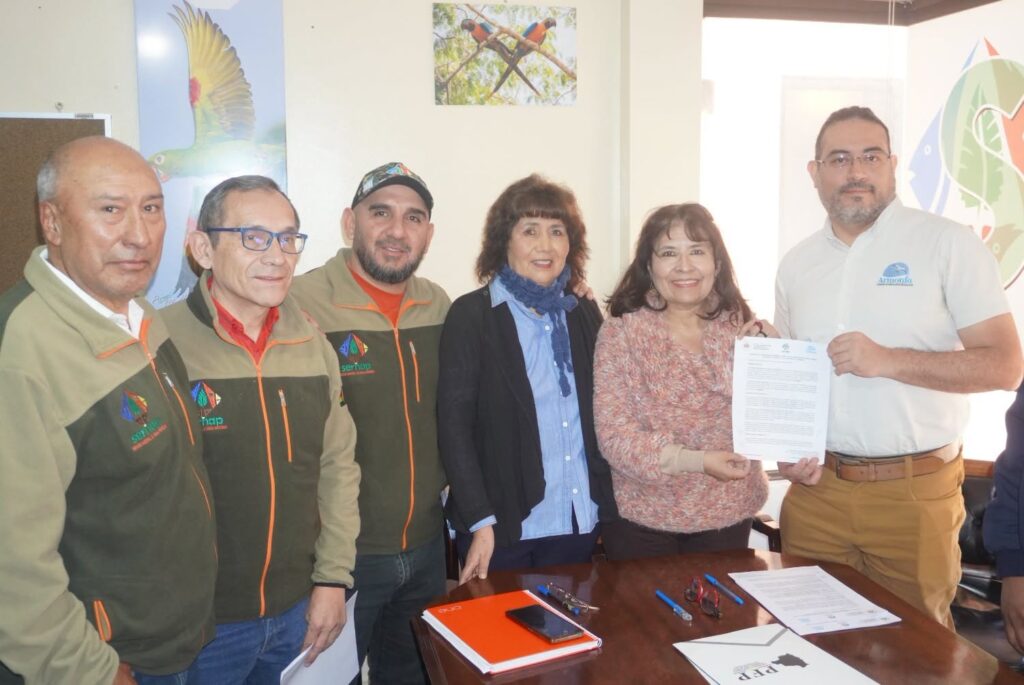 Firma de convenio entre el Sernap y la Asociación Civil Armonía para el trabajo conjunto de conservación del Tipnis. Fotos: Sernap.