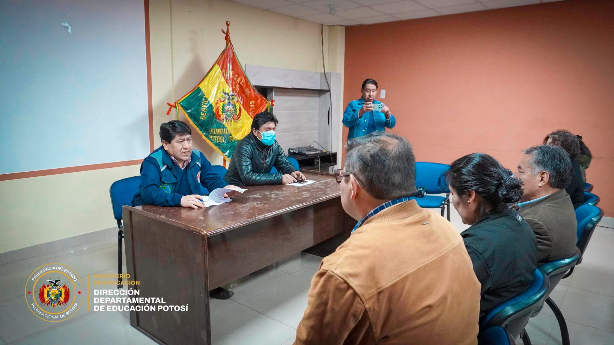 Reunión sostenida en Potosí entre la Dirección de Educación, Salud y el Senamhi para determinar el inicio de clases. Foto: DDE de Potosí.