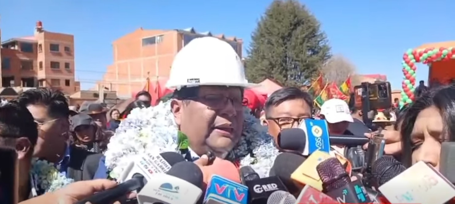 El alcalde Eliser Roca durante el aniversario del Distrito 4 de El Alto.