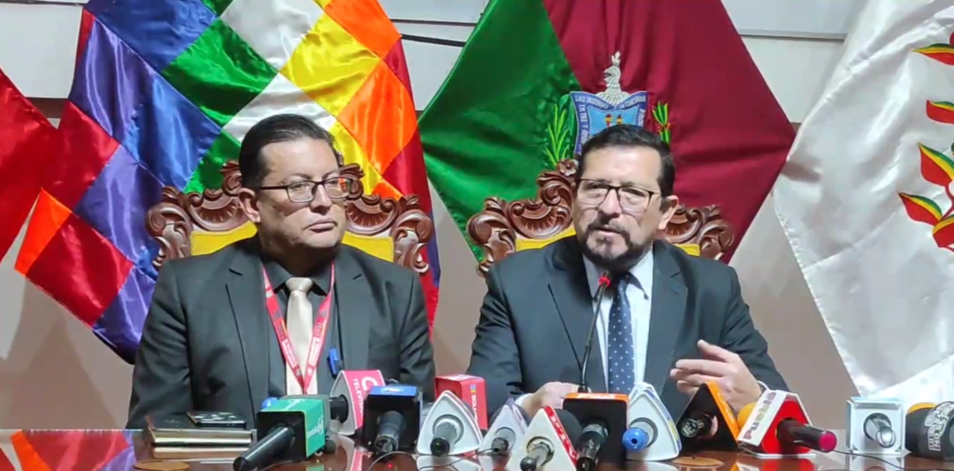 El equipo jurídico de la Gobernación paceña anunció que presentará una denuncia en la Fiscalía.