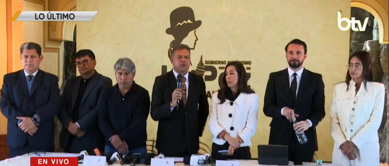 Los gobernadores sostuvieron una reunión en El Alto.