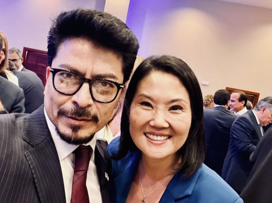 El canciller Fernando Aramayo junto con la mandataria electa del Perú, Keiko Fujimori. Foto: Cancillería de Bolivia