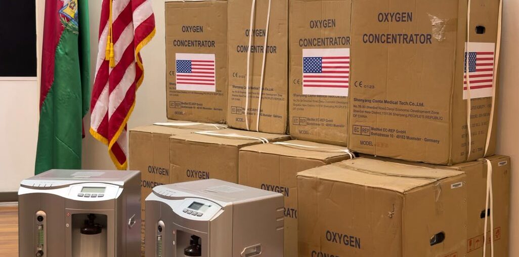 Los concentradores de oxígeno reforzarán la capacidad logística de los hospitales. Foto: Embajada de EEUU.