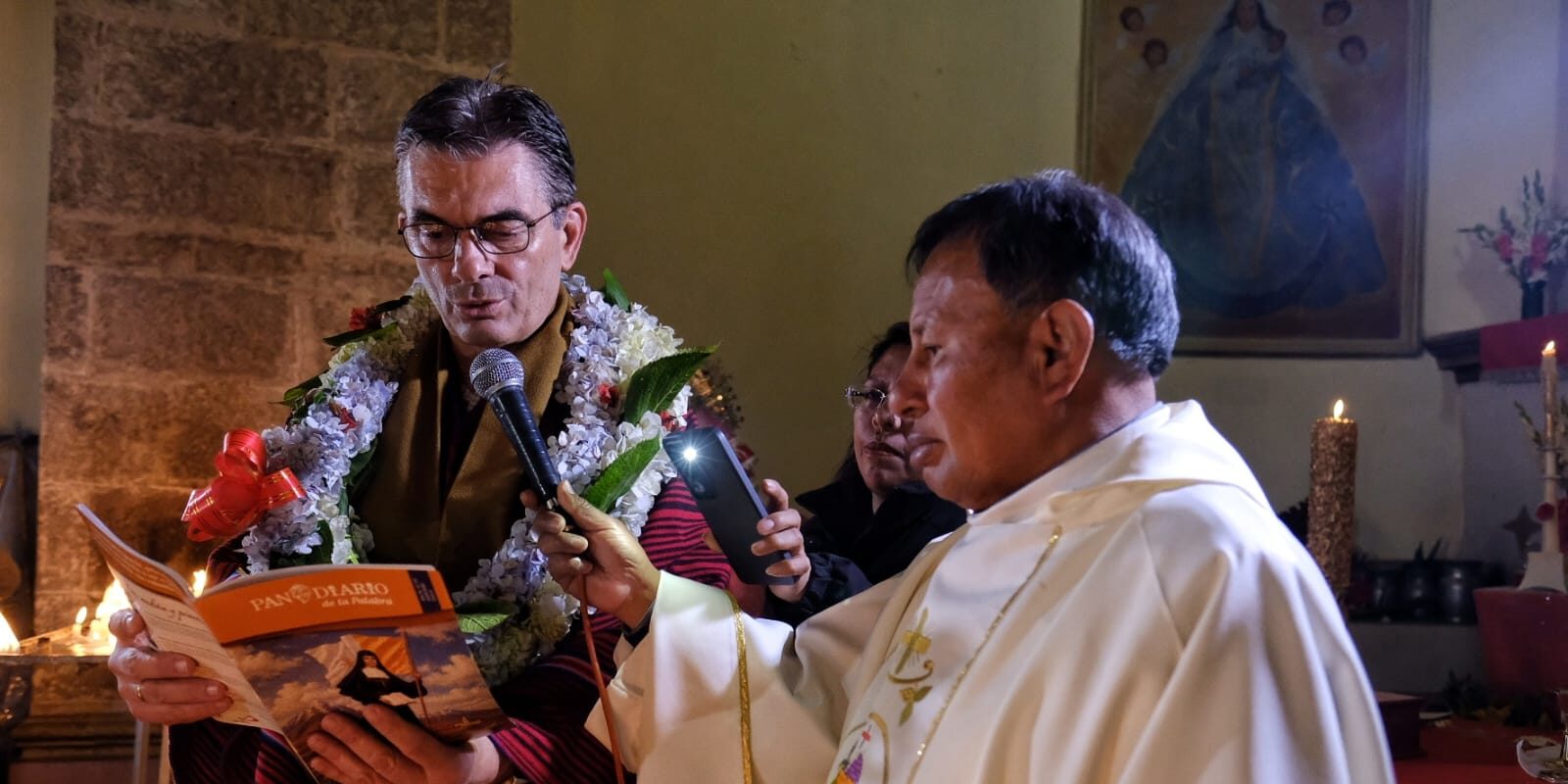 El presidente Rodrigo Paz Pereira participa en la celebración en el templo de la Virgen de Letanías. Foto: Oficina del Presidente.