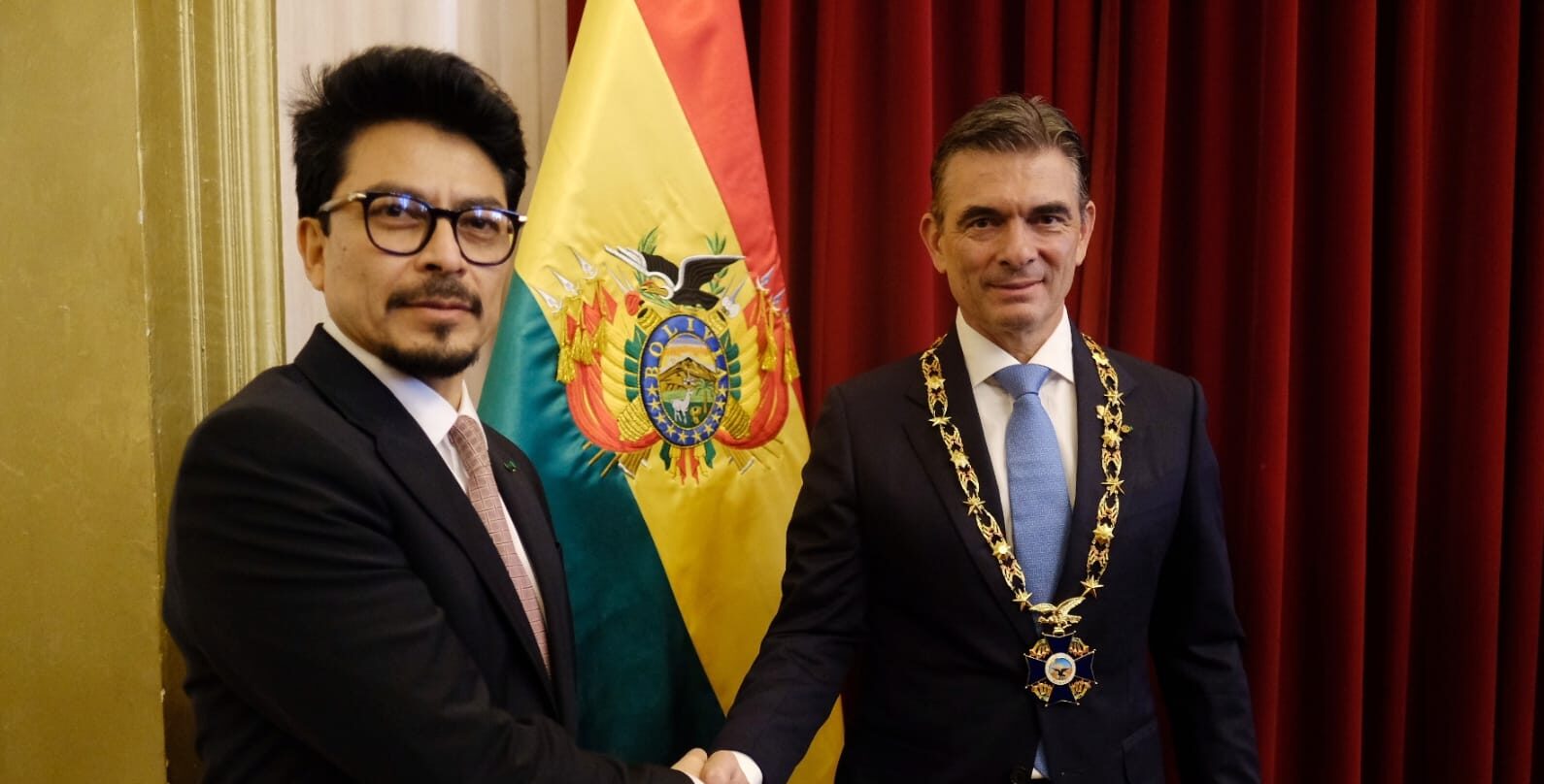 El presidente Rodrigo Paz recibe la máxima distinción nacional. Foto: Oficina del Presidente.
