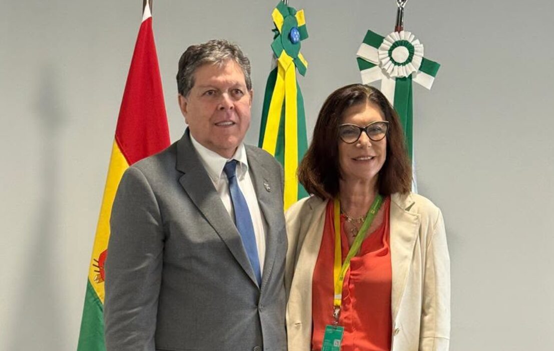 El ministro de Hidrocarburos y Energías, Marcelo Blanco, junto con la presidenta de Petrobras, Magda Chambriard. Foto: MHE