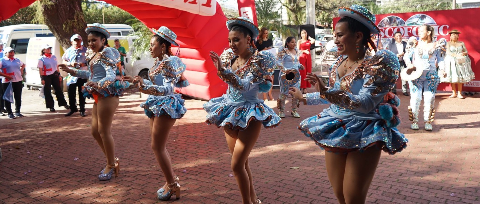 Danza de los caporales en la festividad de la Virgen del Carmen. Foto: Paceña.