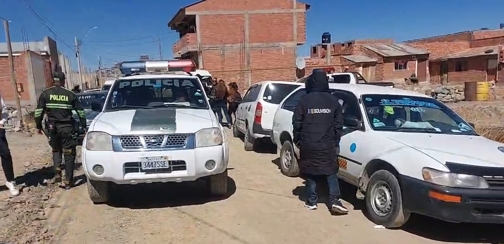 La Policía llegó hasta el lugar del hecho con fines investigativos. Foto: Captura de video.