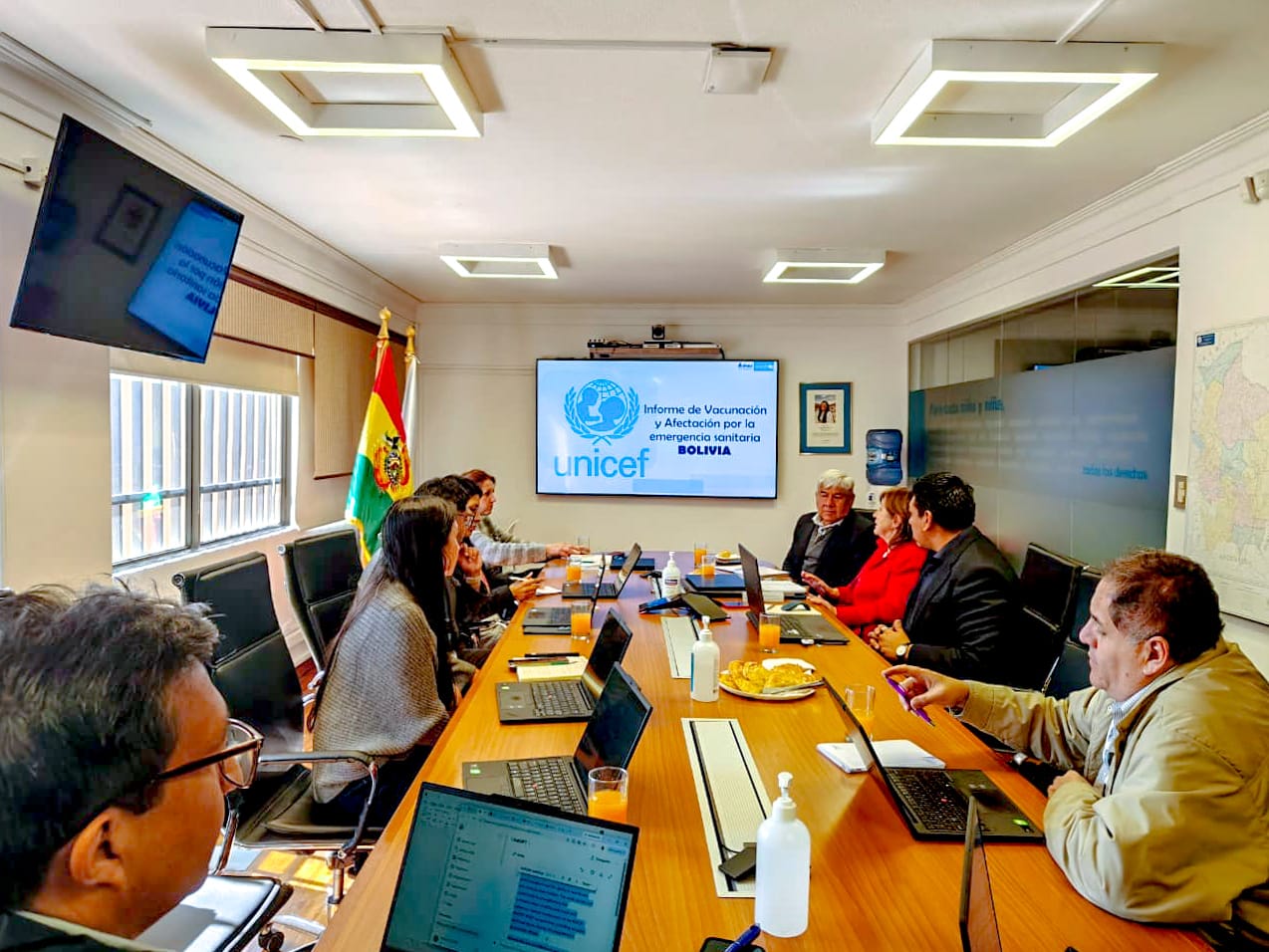 Reunión de coordinación para implementación de Plan de Respuesta integral para la recuperación de coberturas de vacunación. Foto: Ministerio de Salud y Deportes.