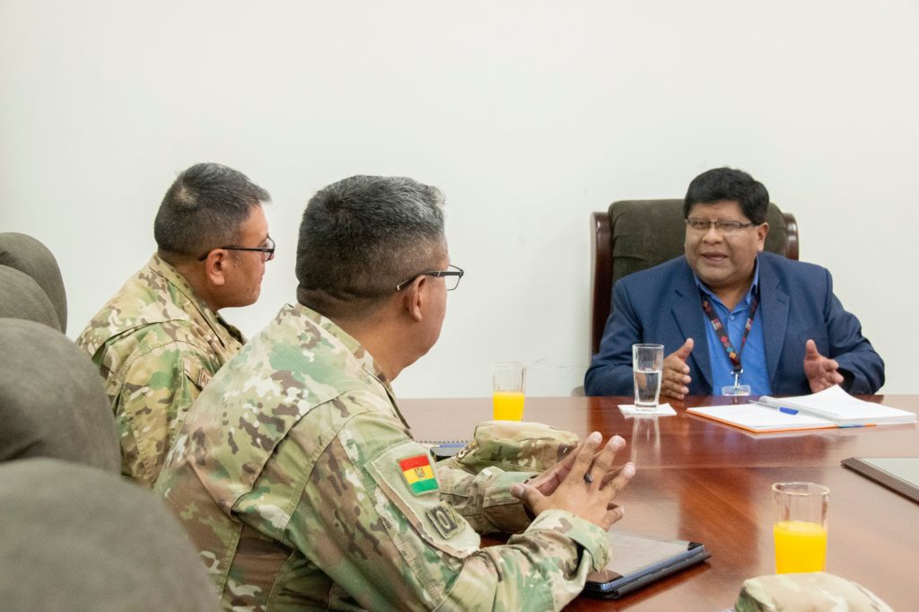El alcalde de El Alto en reunión con las Fuerzas Armadas para organizar la Parada Militar 2026. Fotos: Gamea.