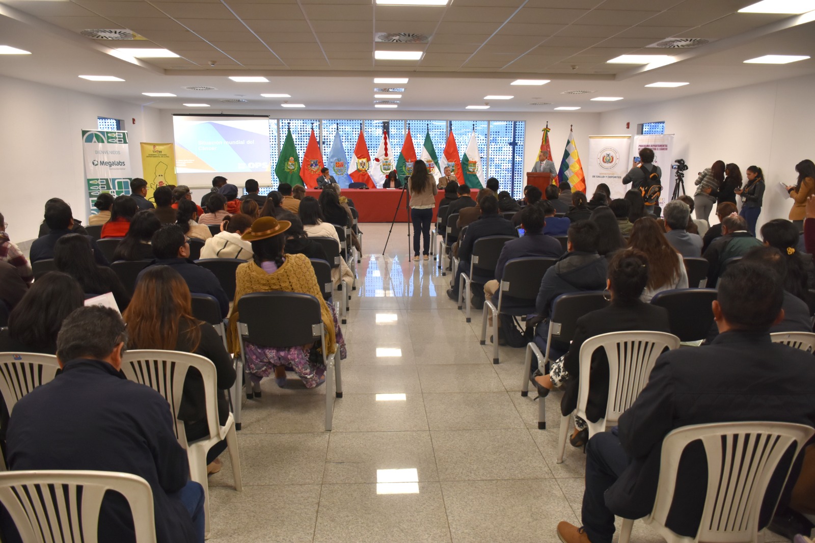 Taller de Capacitación de las Normativas de Cáncer en Bolivia: La Paz se une a la lucha contra el cáncer realizado en La Paz. Fotos: Ministerio de Salud y Deportes La Paz.